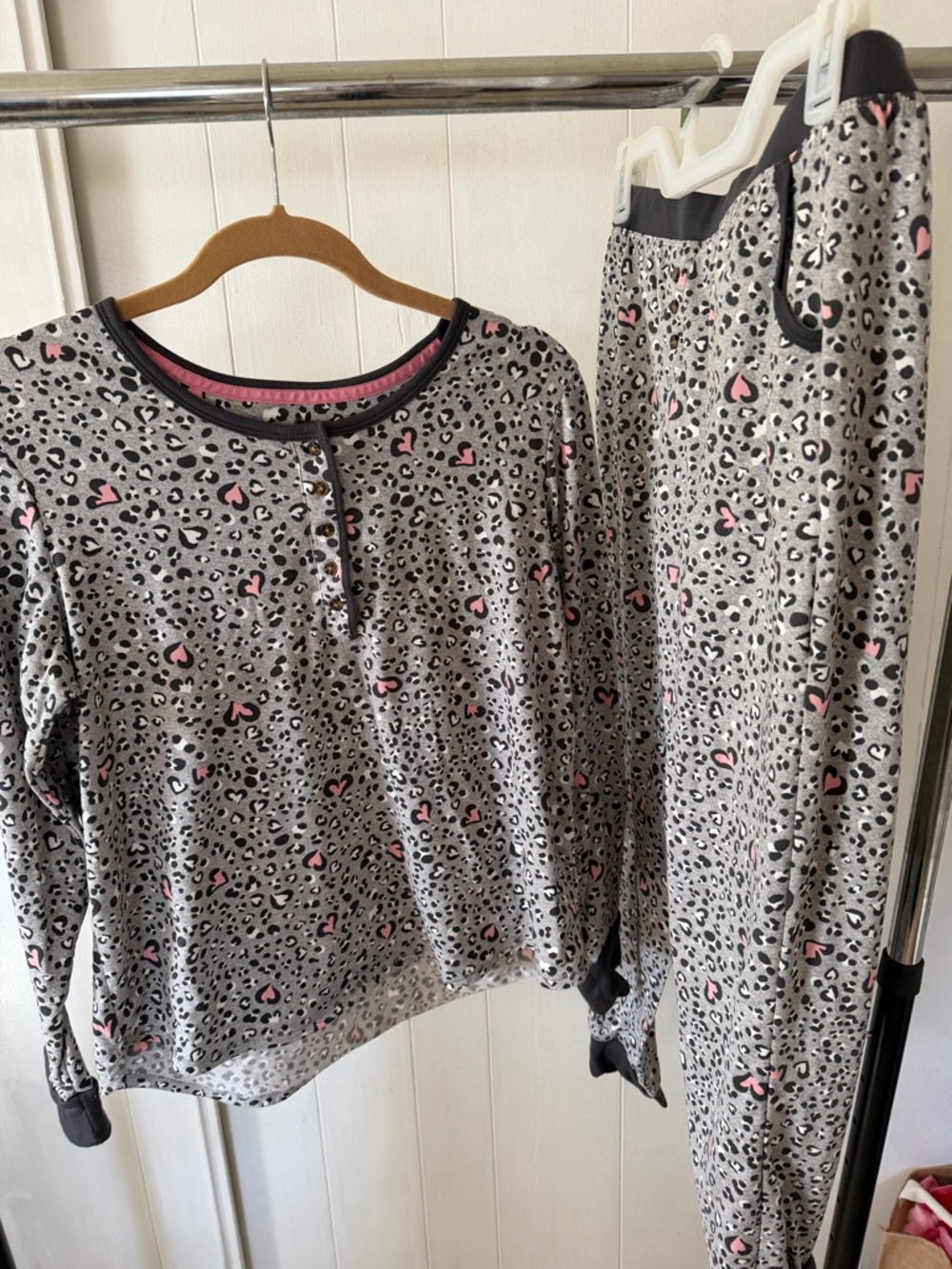 Cuddl Duds Gray Leopard Print Pajama Set with Pink Hearts